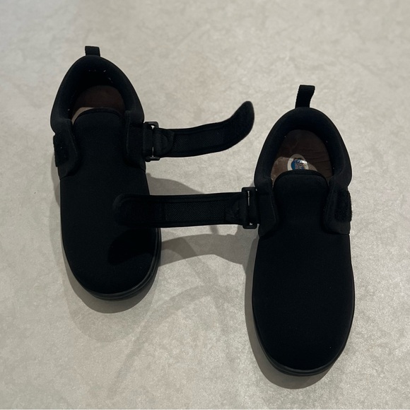 Dr. Comfort Marla Black Machine Washable Double Depth Shoe, Size 8 1/2 Wide - Picture 7 of 14